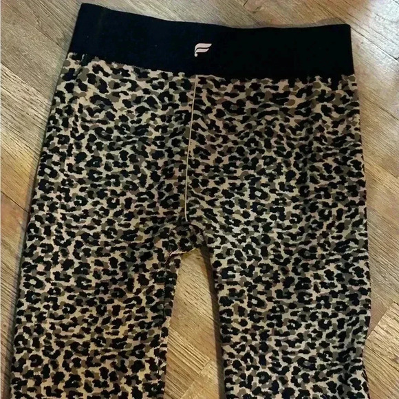 Fabletics Leopard Print Bootcut Workoutโ Pants, Size M - Picture 6 of 7